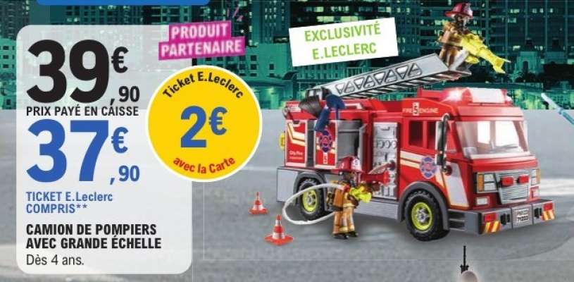 CAMION DE POMPIERS AVEC GRANDE ÉCHELLE